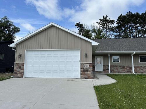 2125 Abbey Road, NEW LONDON, WI, 54961 | Card Image
