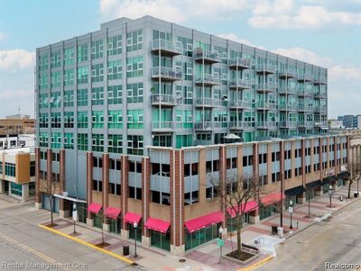 710 - 100 W 5 Th Street, Condo with 2 bedrooms, 2 bathrooms and null parking in Royal Oak MI | Image 1