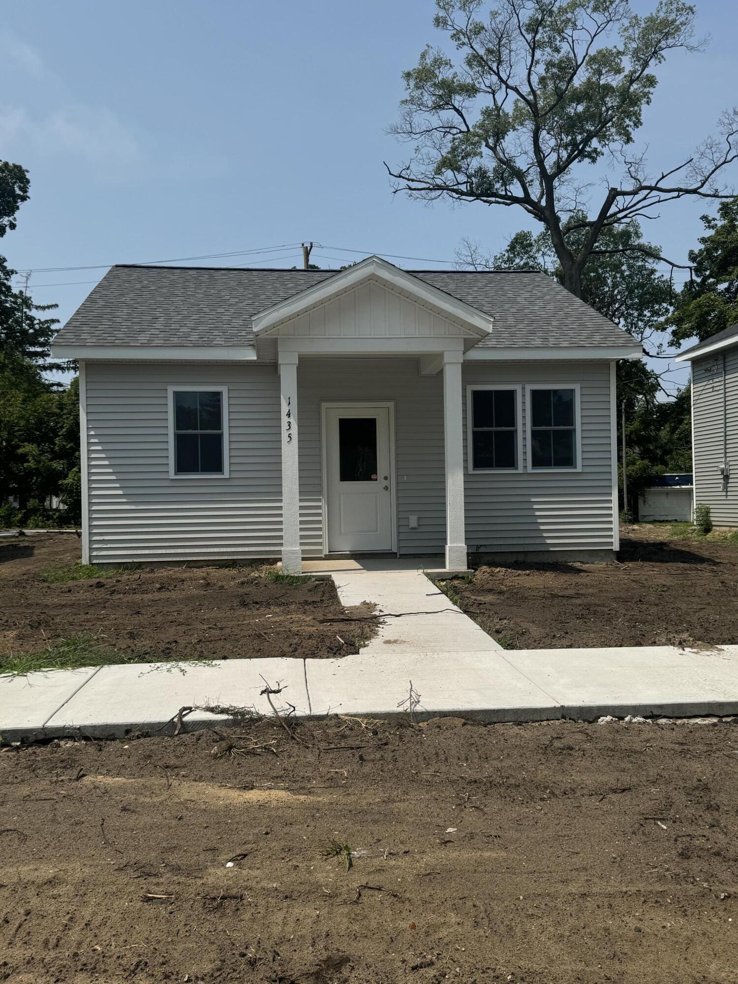 Hoyt St, Muskegon, MI 49442