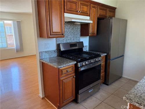 222 20th St, Huntington Beach, CA, 92648-3942 | Card Image