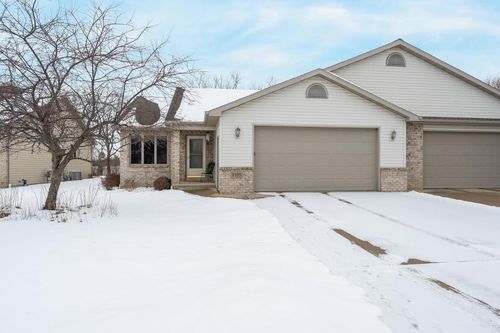 1579 Pond View Drive, NEENAH, WI, 54956 | Card Image
