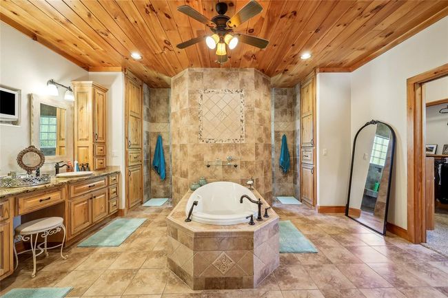225 Mcgregor Dr, House other with 3 bedrooms, 4 bathrooms and null parking in Brookeland TX | Image 24