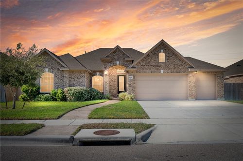 420 Gulfton Dr, Portland, TX, 78374-4139 | Card Image