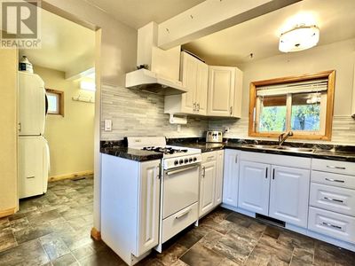 1272 3 Rd Ave, House other with 2 bedrooms, 1 bathrooms and null parking in Valemount BC | Image 3