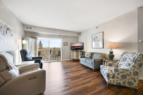 apt-a213-1331 Lake Dr W, Chanhassen, MN, 55317-3524 | Card Image