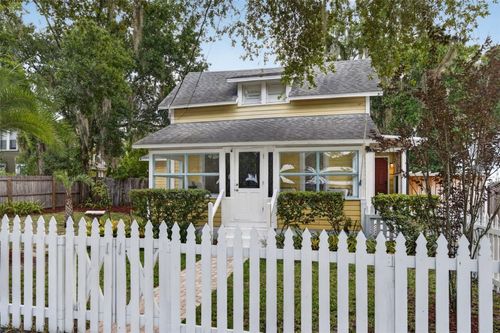 834 N Alexander St, MOUNT DORA, FL, 32757-4820 | Card Image