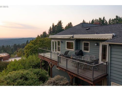 3250 Sw Donner Way Ct, Portland, OR, 97239-1541 | Card Image