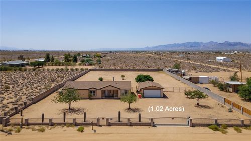 7033 W Zuni Dr, Golden Valley, AZ, 86413-8125 | Card Image