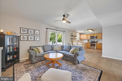 726 214th St, PASADENA, MD, 21122-1302 | Card Image