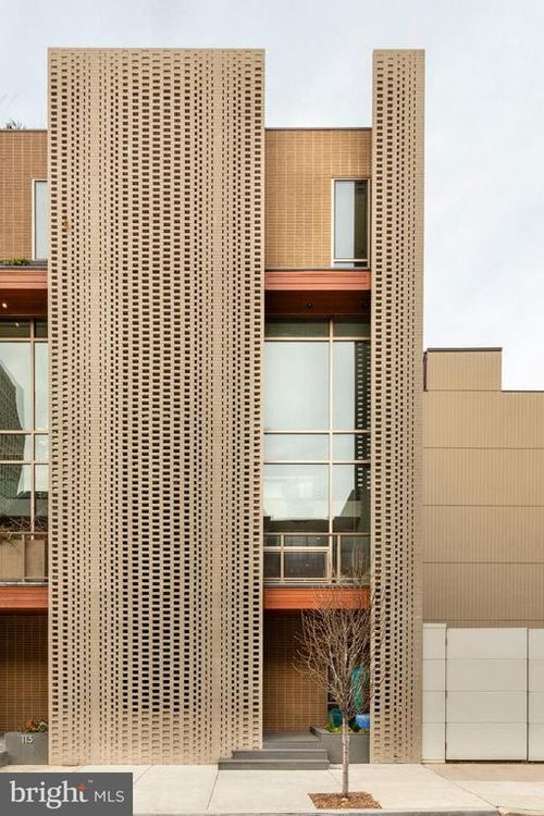 111 Walnut St, PHILADELPHIA, PA, 19106-3011 | Card Image