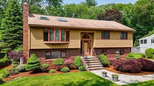 10 Briarwood Ln, Wakefield, MA, 01880-3523 | Card Image