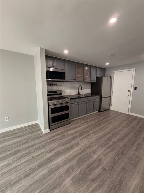 21-262 E Haverhill St, Lawrence, MA, 01841 | Card Image