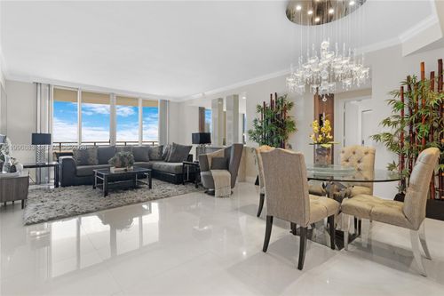 3905-848 Brickell Key Dr, Miami, FL, 33131-3729 | Card Image