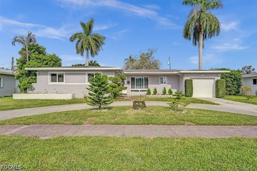 214 N 31st Ave, HOLLYWOOD, FL, 33021-7004 | Card Image