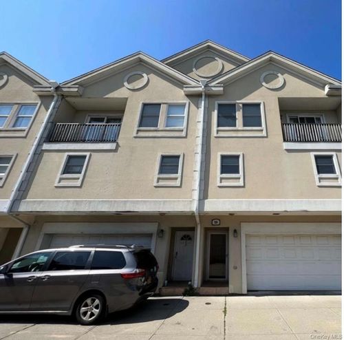 223 Beach 3rd St, Far Rockaway, NY, 11691-5605 | Card Image