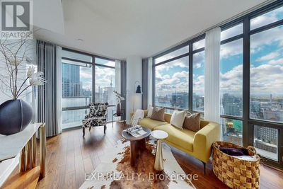 3203 - 38 Grenville St, Condo with 3 bedrooms, 2 bathrooms and 1 parking in Toronto ON | Image 3