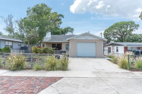 7920 52nd St N, Pinellas Park, FL, 33781-2449 | Card Image