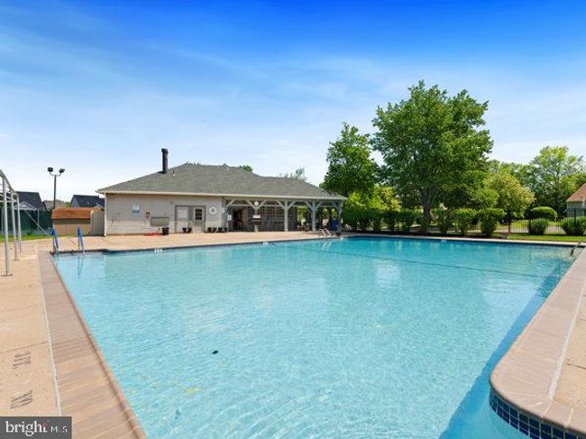 902 Scotswood Ct, Condo with 2 bedrooms, 2 bathrooms and null parking in MOUNT LAUREL NJ | Image 29