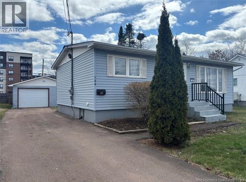 124 Redmond St, Moncton, NB, E1A3J7 | Card Image