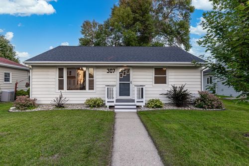 307 S 4th St, Le Sueur, MN, 56058-2206 | Card Image