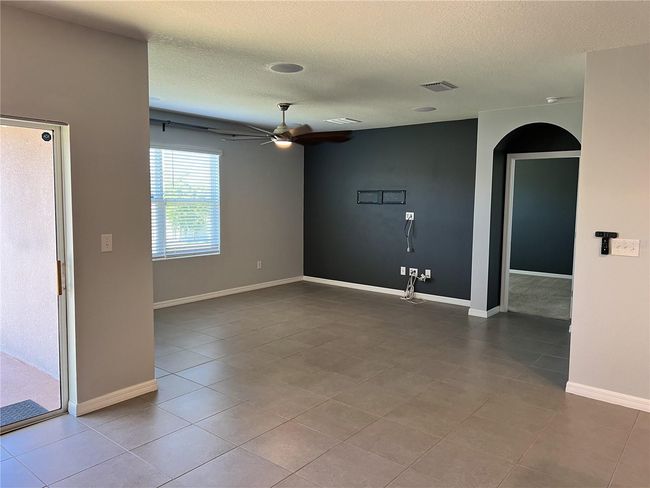 2440 Knight Island Dr, House other with 4 bedrooms, 2 bathrooms and null parking in BRANDON FL | Image 5