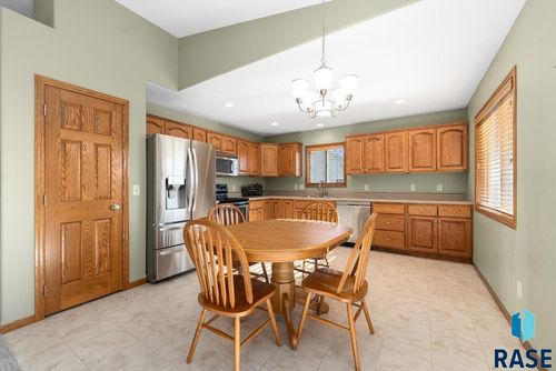 3703 S Banyan Ave Avenue, Sioux Falls, SD, 57110 | Card Image