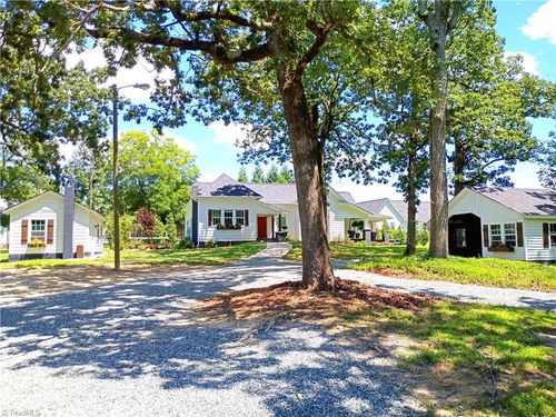 280 Hasty School Rd, Thomasville, NC, 27360-8613 | Card Image
