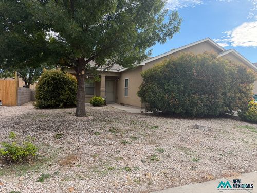 2027 Heritage Ln, Hobbs, NM, 88240-2523 | Card Image