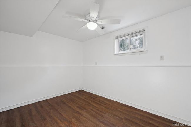 16-31740-Nelson-Dr-Warren-MI-48088-WindowStill-39.jpg | Image 16