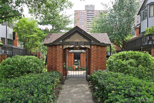apt-32-4454 Lindell Blvd, Saint Louis, MO, 63108-2477 | Card Image