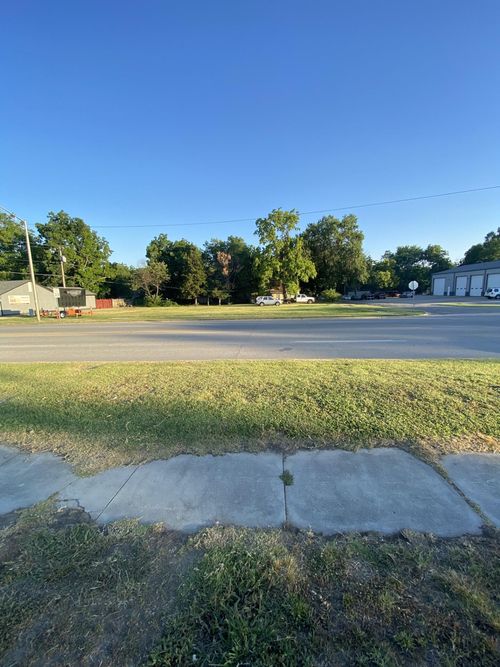 301 B St Se, Miami, OK, 74354-7707 | Card Image