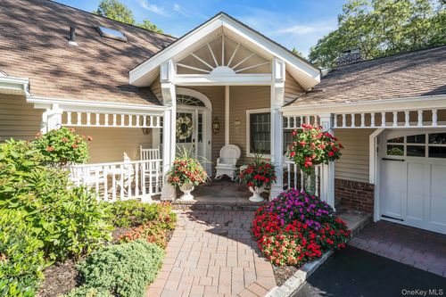 35 Longwood Dr, Huntingtn Sta, NY, 11746-4715 | Card Image