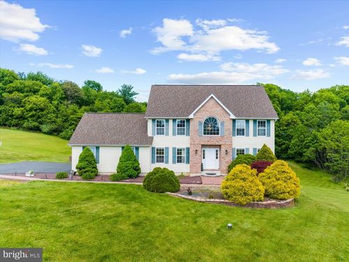 207 Stacia Way, SAYLORSBURG, PA, 18353-9399 | Card Image