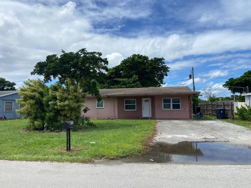 6733 Massachusetts Dr, LAKE WORTH, FL, 33462-3835 | Card Image
