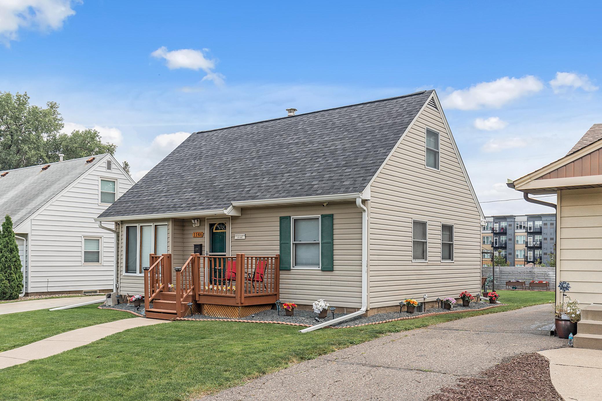 Hall Ave, Saint Paul, MN 55118