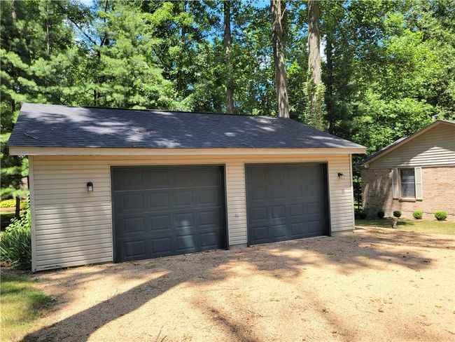 Roof on garage and home are 3 years old | Image 23