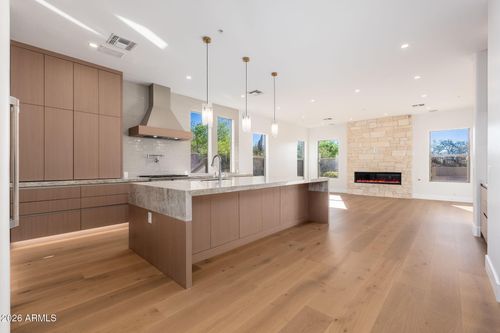 9297 E Mohawk Ln, Scottsdale, AZ, 85255-6606 | Card Image