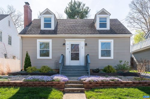 317 York Ave, STAUNTON, VA, 24401-3107 | Card Image