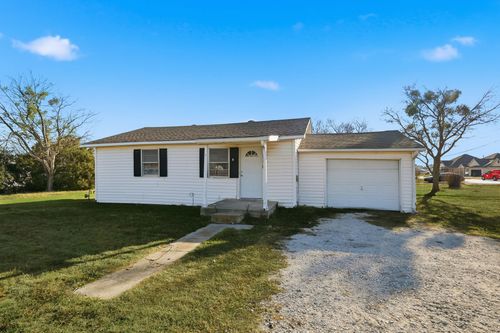 300 E 6th St, Krum, TX, 76249-5302 | Card Image