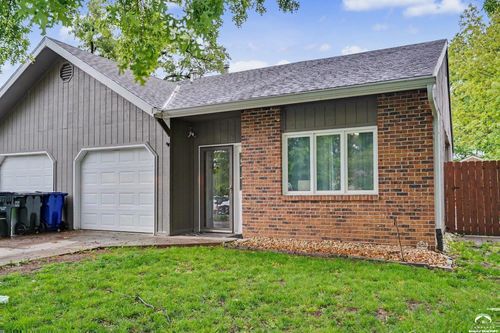 1713 E 21st Ter, Lawrence, KS, 66046-5411 | Card Image