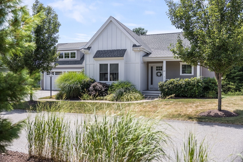 Inverness Ln, Plymouth, MA 02360