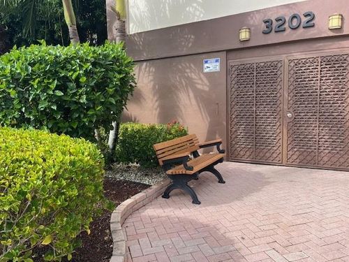 e4-3202 Portofino Pt, Coconut Creek, FL, 33066 | Card Image