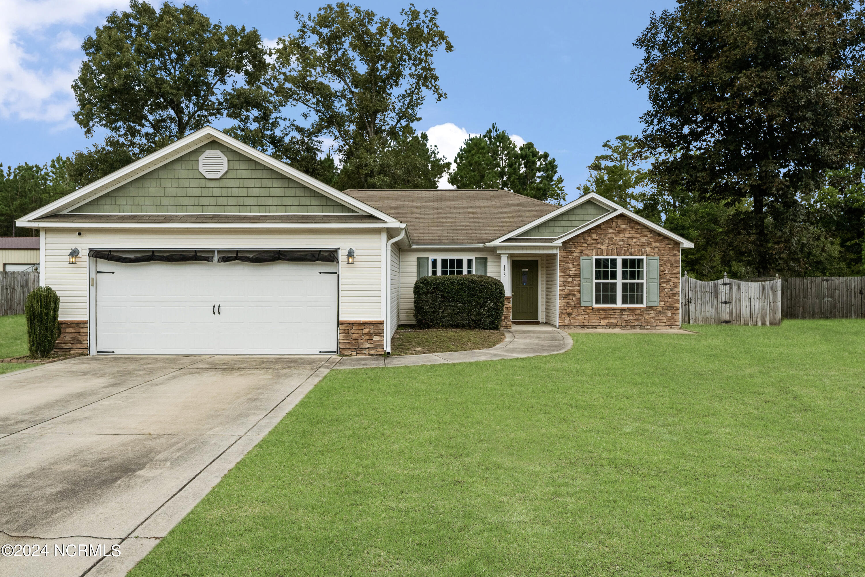 Braeburn Blvd, Richlands, NC 28574
