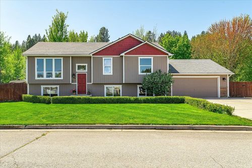 18012 E 11th Ct, Greenacres, WA, 99016-8656 | Card Image