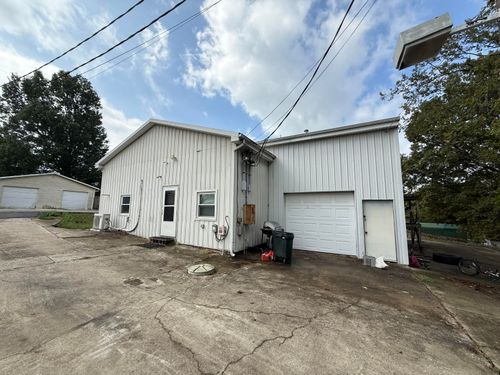814 Clifton Dr, Frankfort, KY, 40601-9130 | Card Image