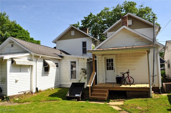 82 W 1 St St, House other with 5 bedrooms, 2 bathrooms and null parking in Frazeysburg OH | Image 8