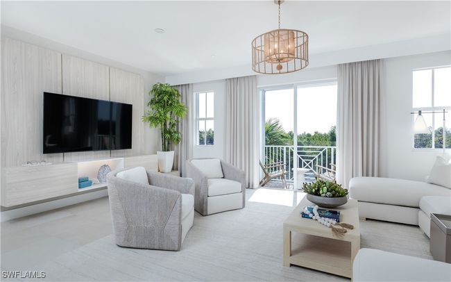 Greaayst Room with Balcony looking at Waterw | Image 9