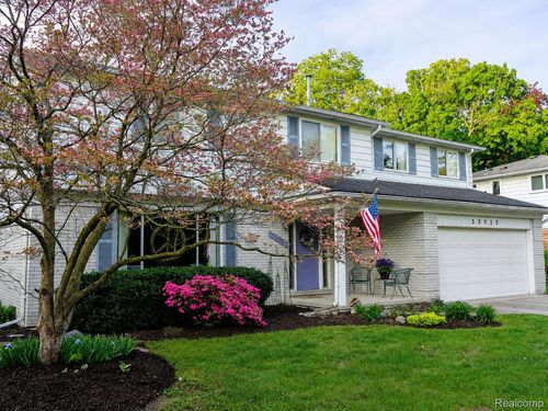33025 Tall Oaks St, Farmington, MI, 48336-4551 | Card Image