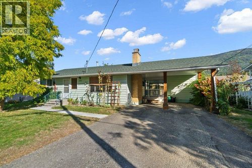 7150 49th St Ne, Salmon Arm, BC, V1E1Y6 | Card Image