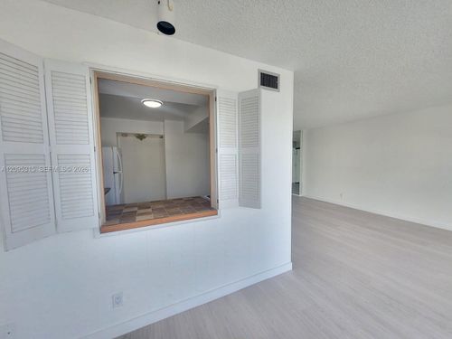 204-501 Three Islands Blvd, Hallandale Beach, FL, 33009-2852 | Card Image